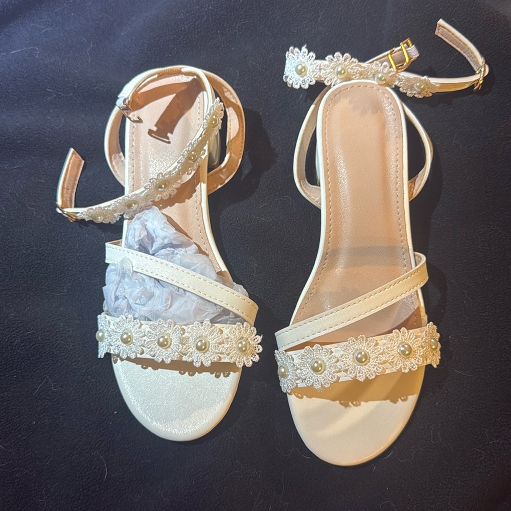Girls sandals